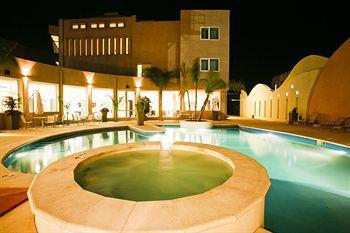 Hotel Quorum Golf, Tenis & Spa Cordoba Exterior photo